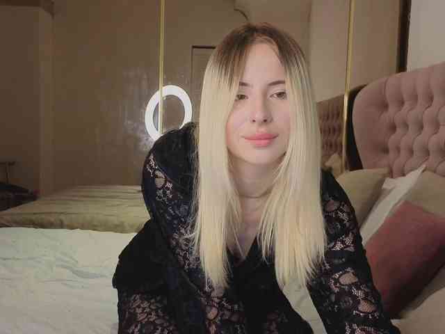Bella-crazyy webcam