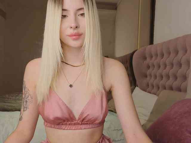 Bella-crazyy webcam