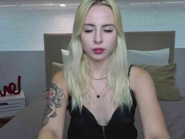 Bella-crazyy webcam