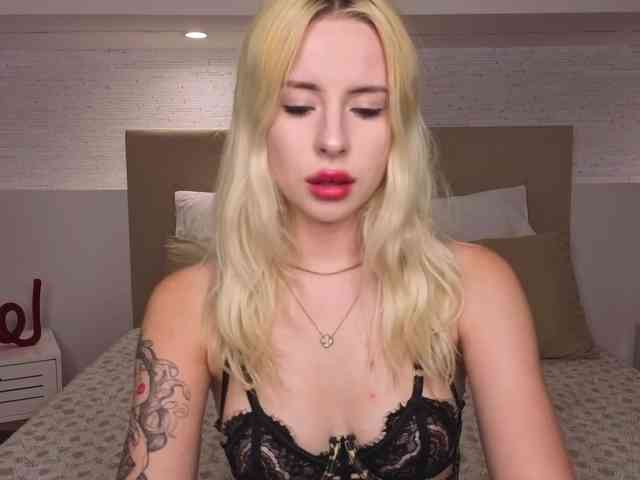 Bella-crazyy webcam