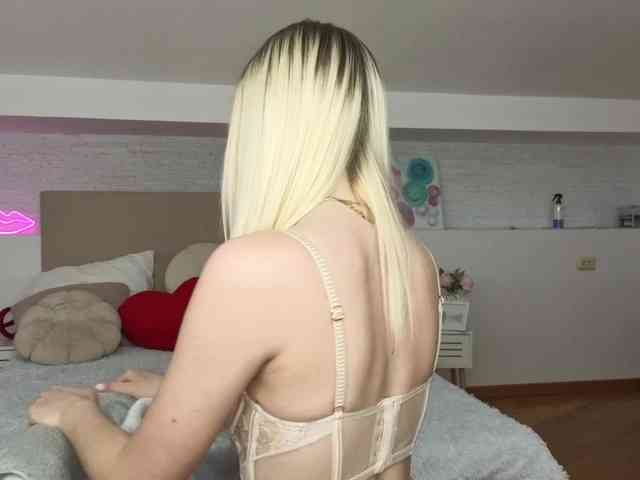 Bella-crazyy webcam