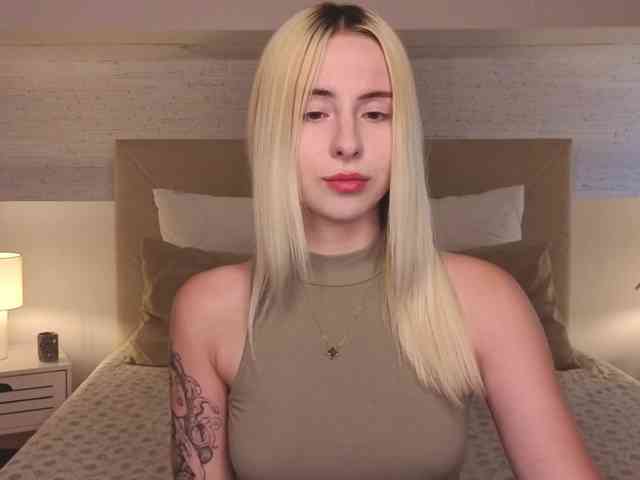 Bella-crazyy webcam