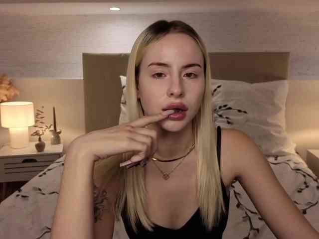 Bella-crazyy webcam