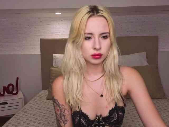 Bella-crazyy webcam