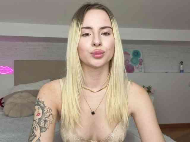 Bella-crazyy webcam