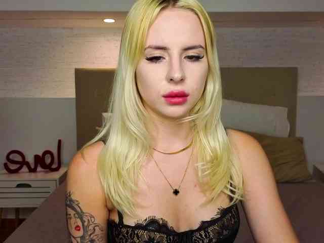 Bella-crazyy webcam