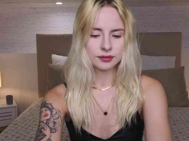 Bella-crazyy webcam