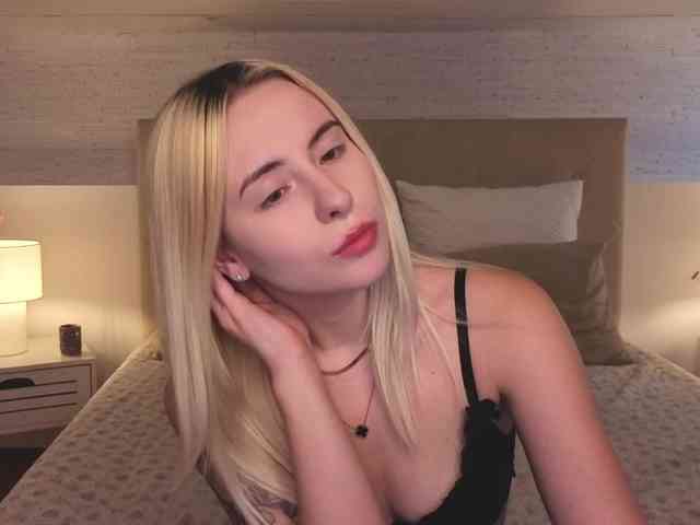 Bella-crazyy webcam