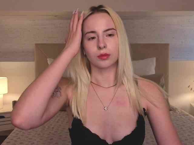 Bella-crazyy webcam