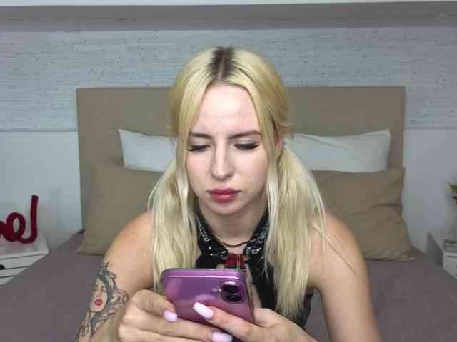 Bella-crazyy webcam