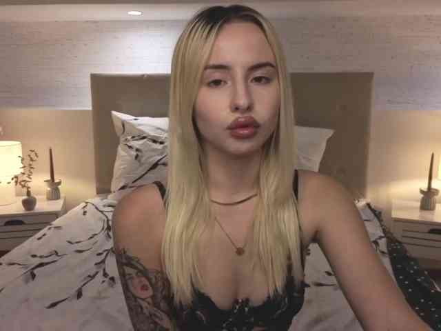 Bella-crazyy webcam