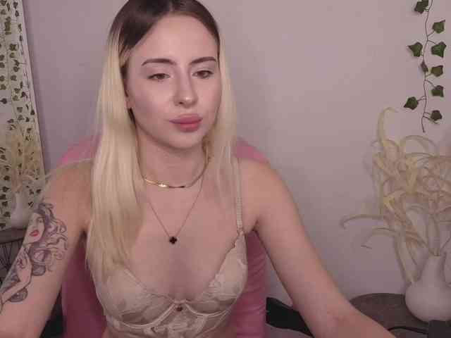 Bella-crazyy webcam