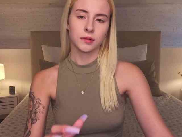 Bella-crazyy webcam