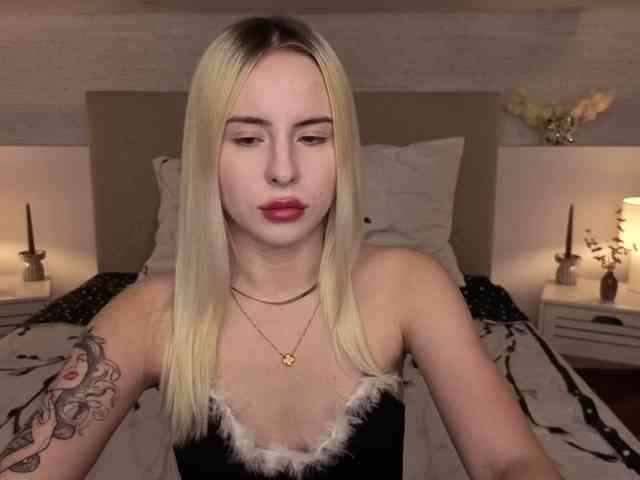Bella-crazyy webcam