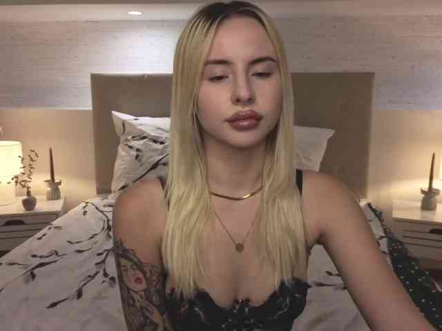 Bella-crazyy webcam