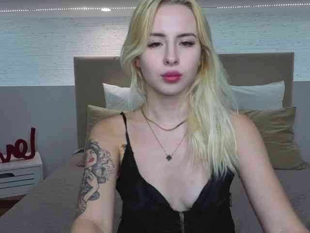 Bella-crazyy webcam