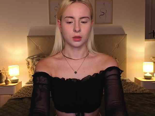 Bella-crazyy webcam