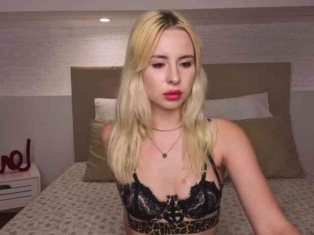 Bella-crazyy webcam