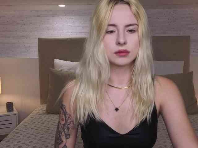 Bella-crazyy webcam