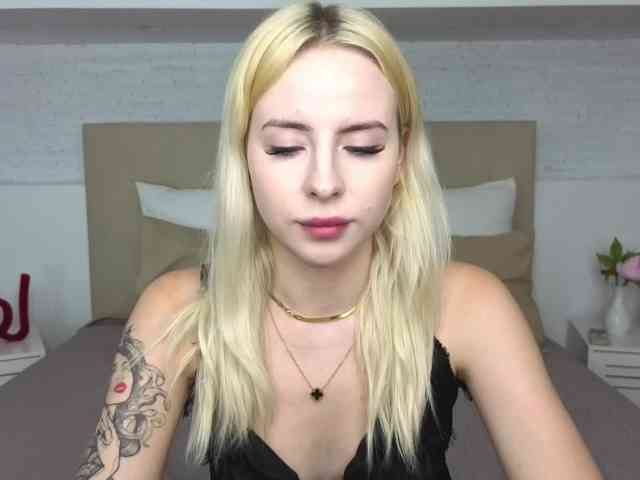 Bella-crazyy webcam