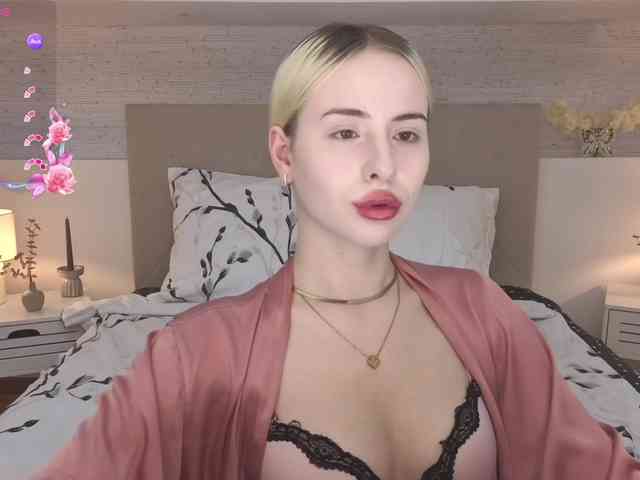Bella-crazyy webcam