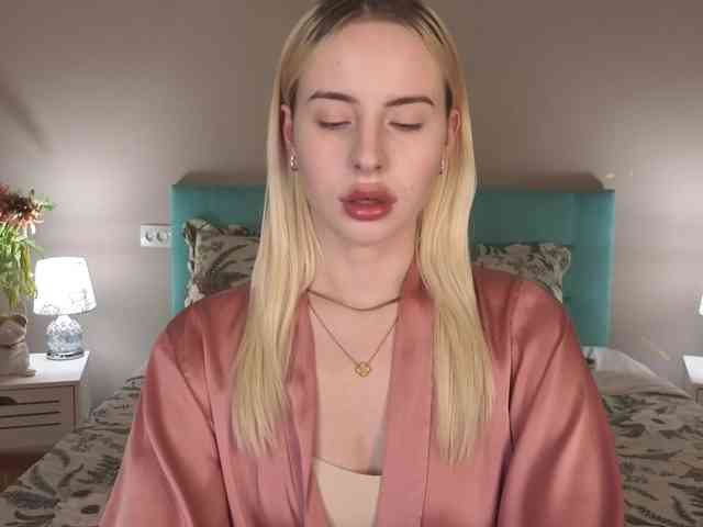 Bella-crazyy webcam