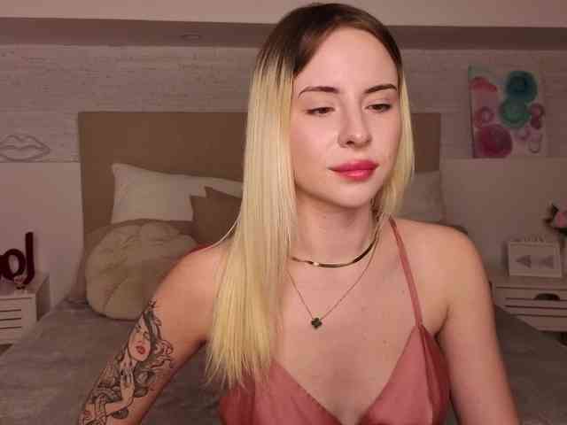Bella-crazyy webcam
