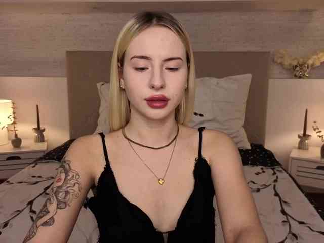 Bella-crazyy webcam