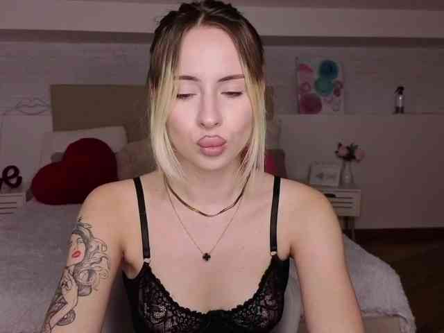 Bella-crazyy webcam