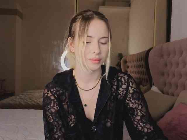 Bella-crazyy webcam