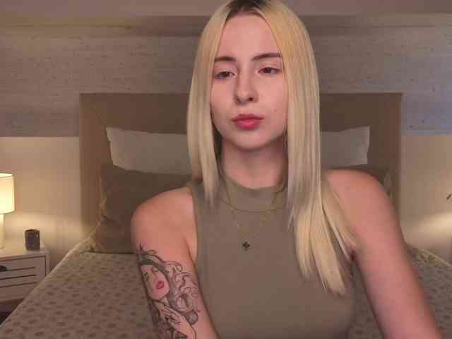 Bella-crazyy webcam