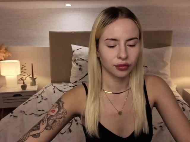 Bella-crazyy webcam