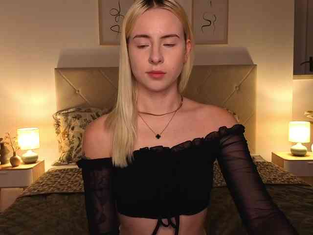 Bella-crazyy webcam