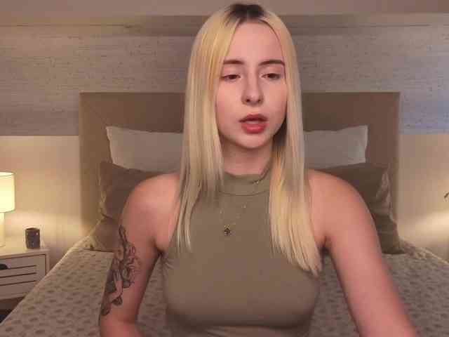Bella-crazyy webcam
