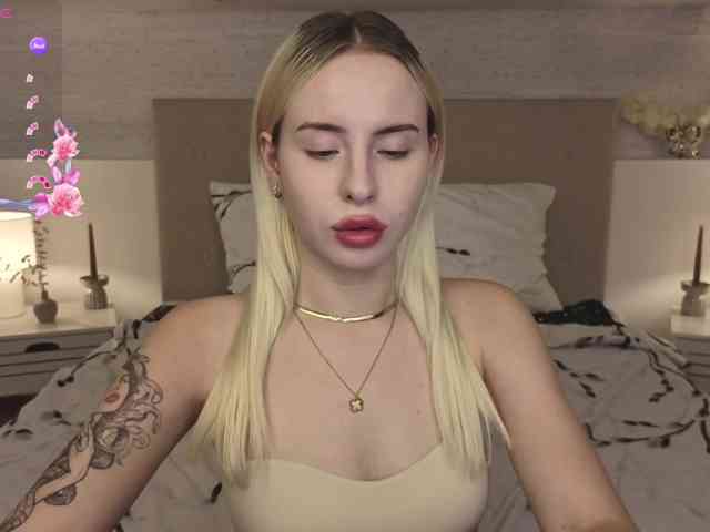 Bella-crazyy webcam