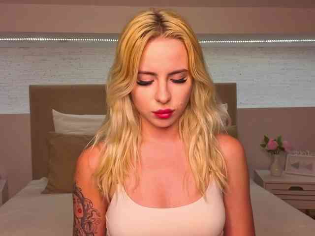 Bella-crazyy webcam