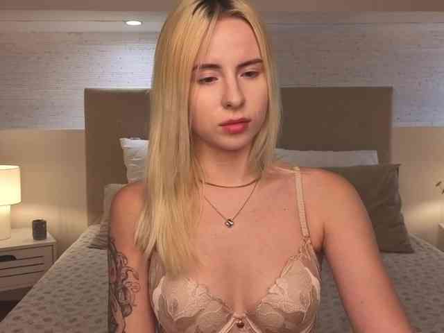 Bella-crazyy webcam