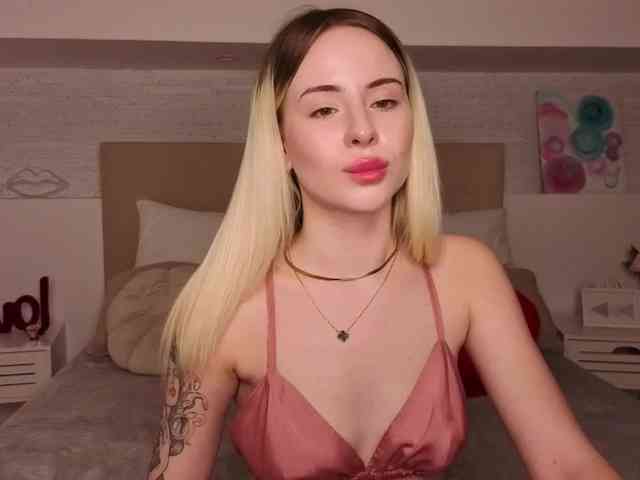 Bella-crazyy webcam