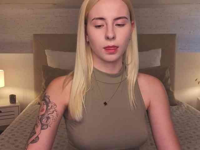 Bella-crazyy webcam