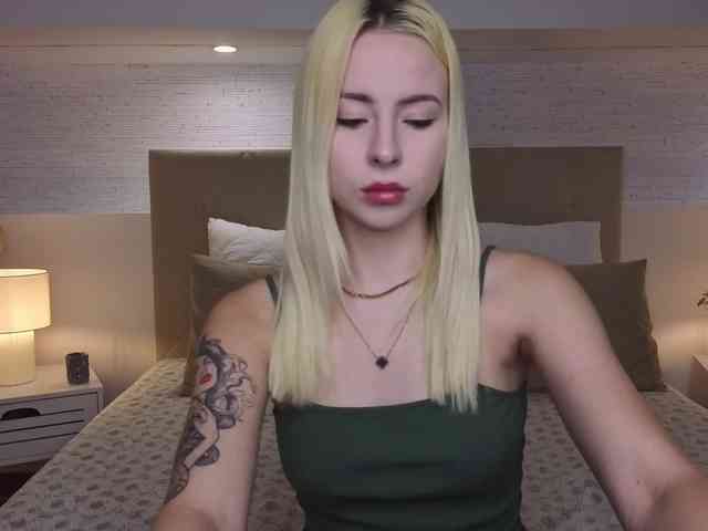 Bella-crazyy webcam