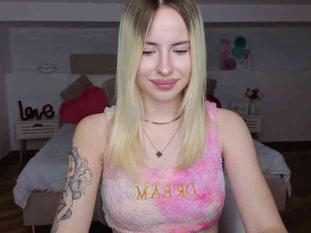 Bella-crazyy webcam