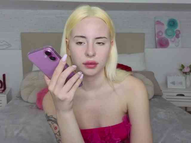 Bella-crazyy webcam
