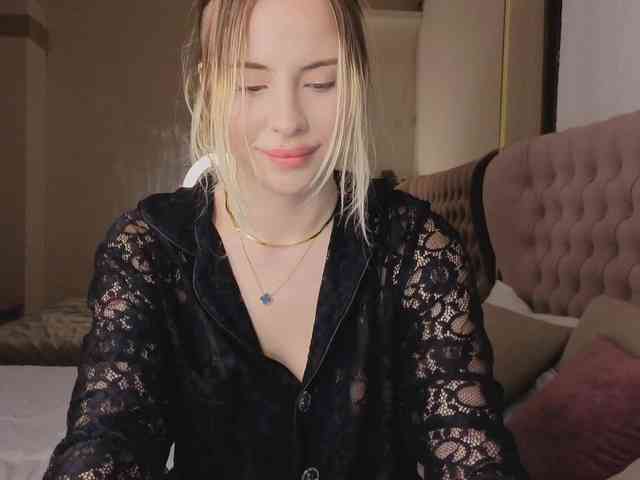Bella-crazyy webcam