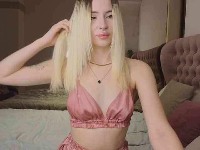 Bella-crazyy webcam