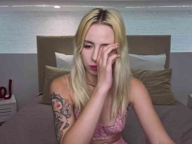 Bella-crazyy webcam