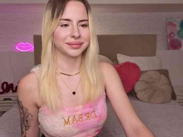 Bella-crazyy webcam