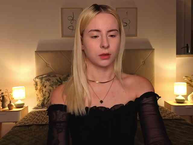 Bella-crazyy webcam