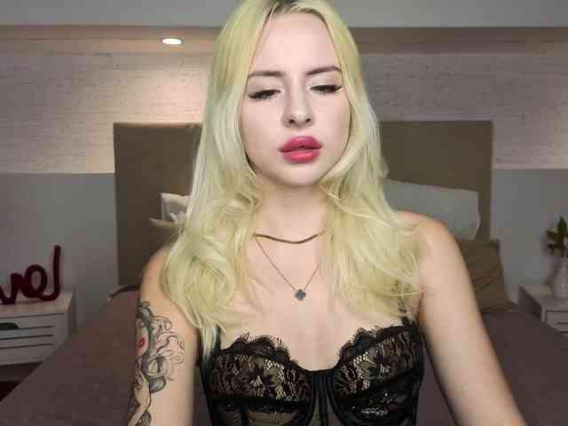 Bella-crazyy webcam