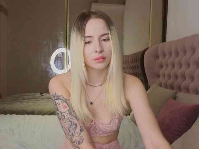 Bella-crazyy webcam