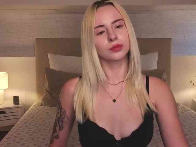 Bella-crazyy webcam